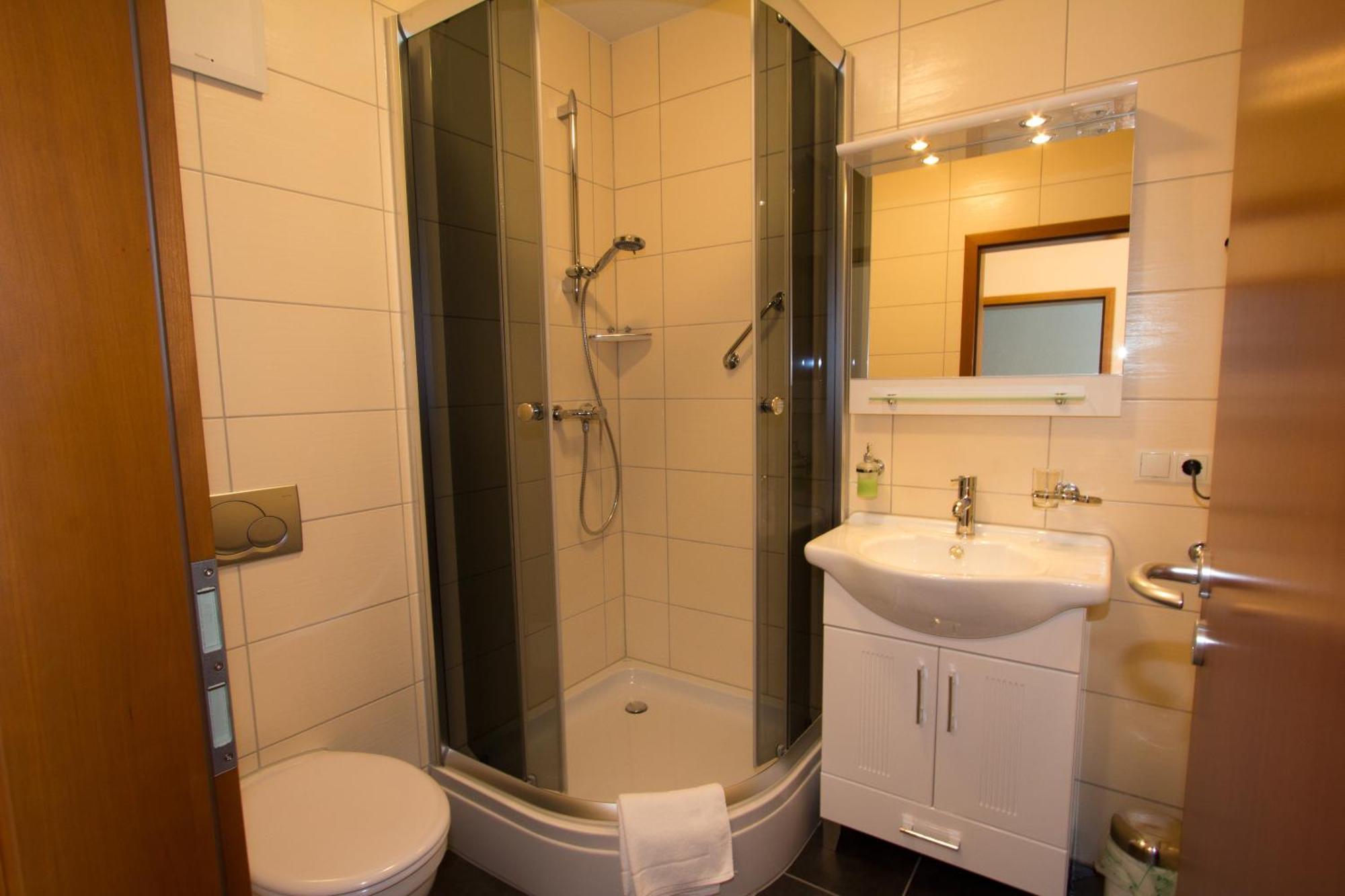 Hotel Rhein-Mosel-View Urbar  Экстерьер фото