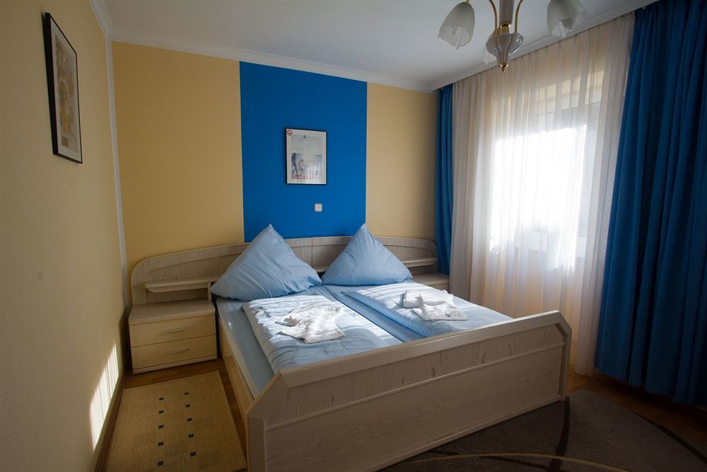 Hotel Rhein-Mosel-View Urbar  Экстерьер фото