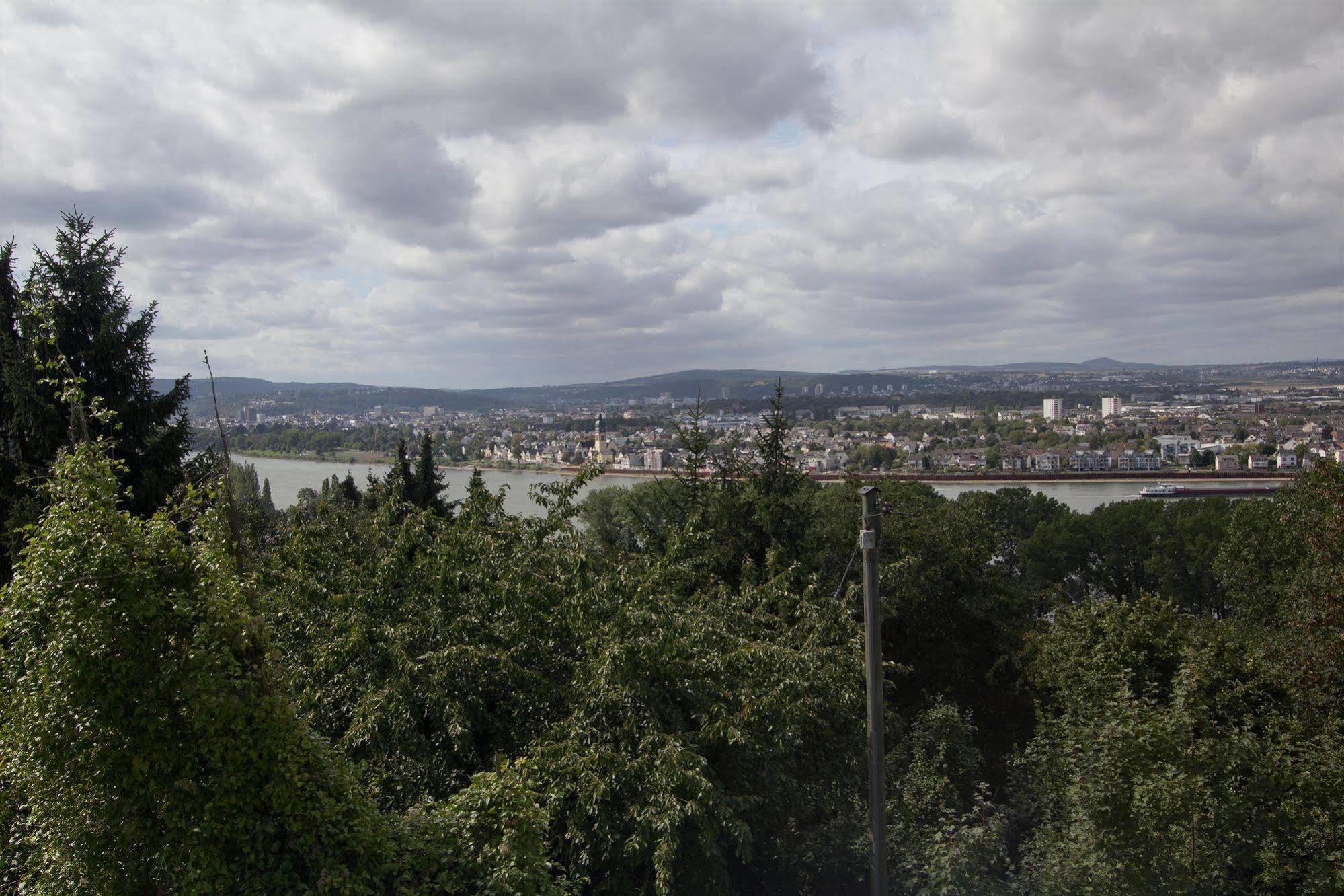 Hotel Rhein-Mosel-View Urbar  Экстерьер фото