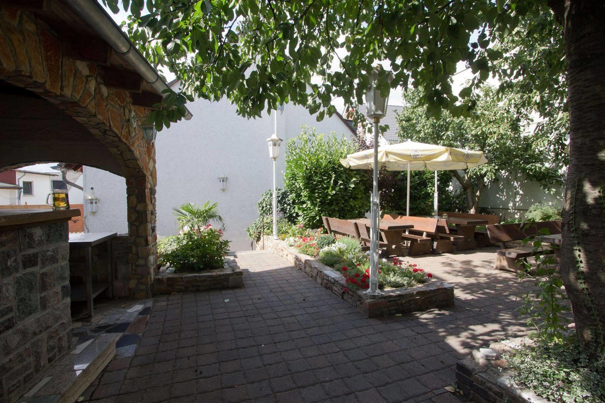 Hotel Rhein-Mosel-View Urbar  Экстерьер фото